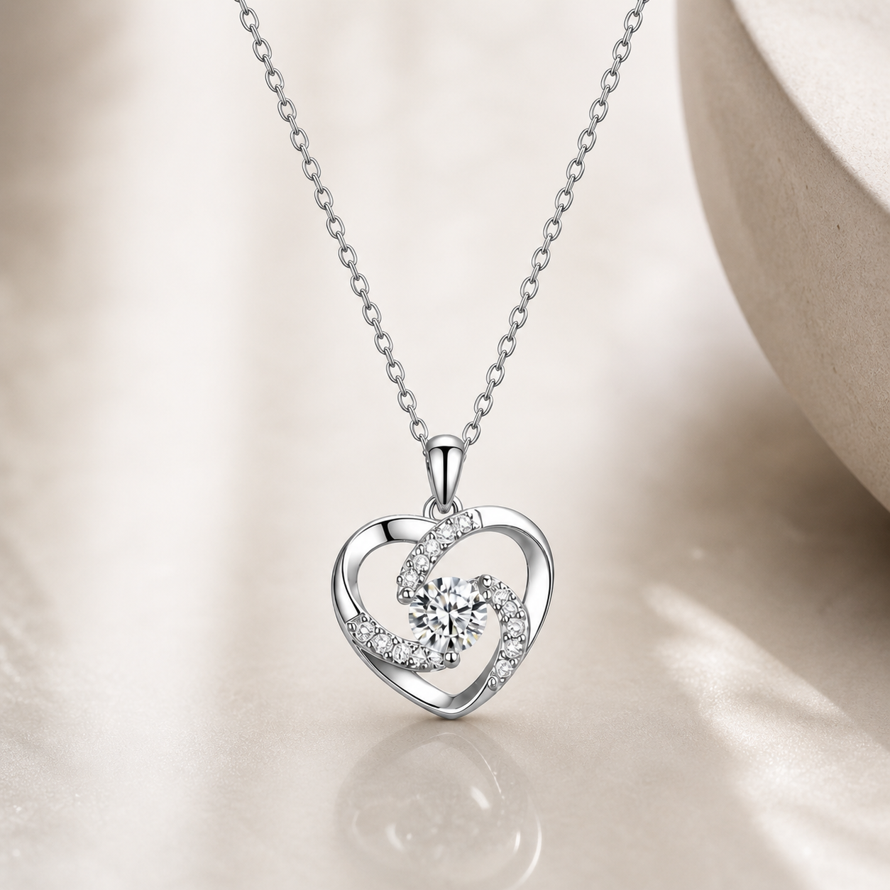 The Élan Heart Pendant